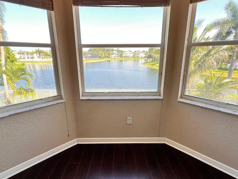 9546 Worswick Ct — Photo 13