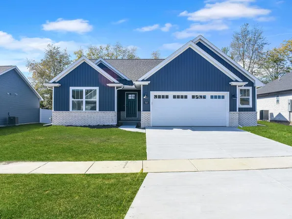 707 Cole Ln, Mahomet, IL 61853