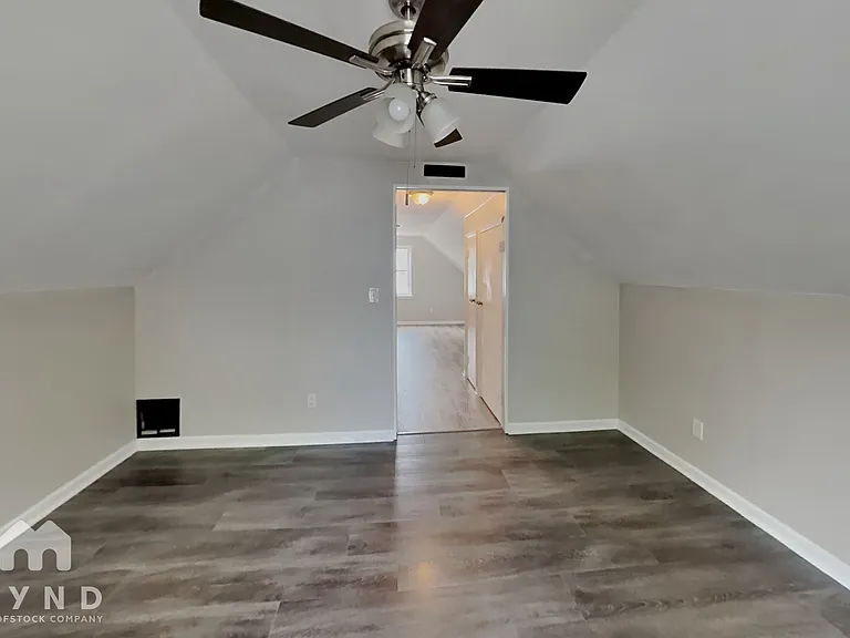 3420 Medina Ave — Photo 9