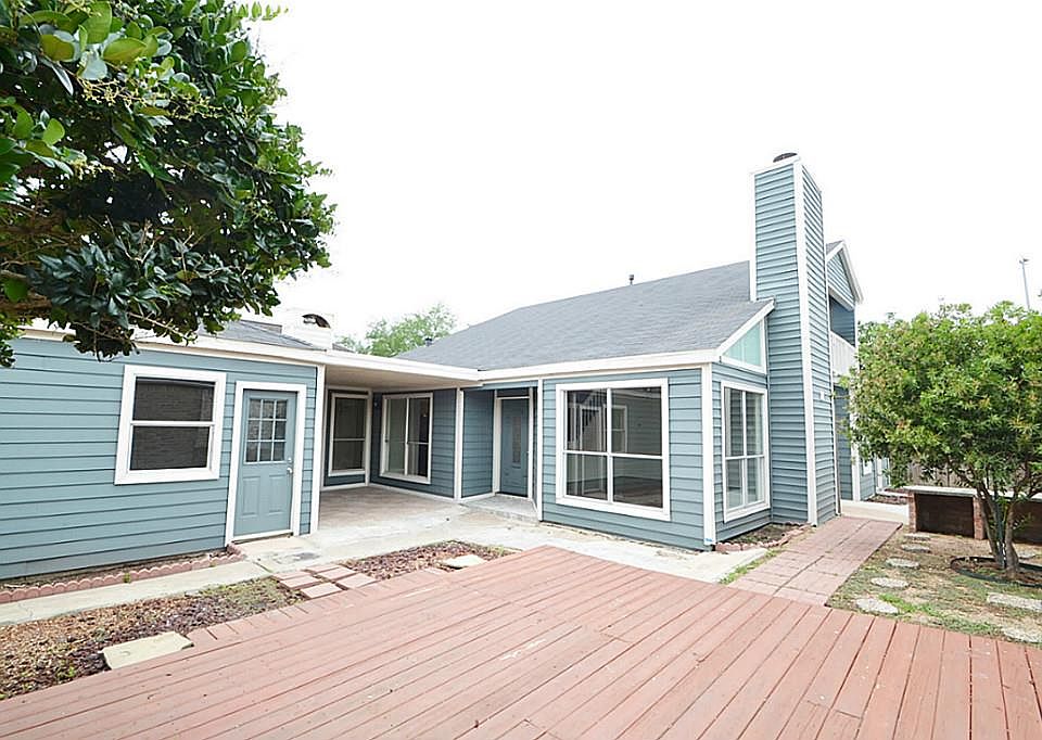1st image of 8118 Windy Dunes Dr