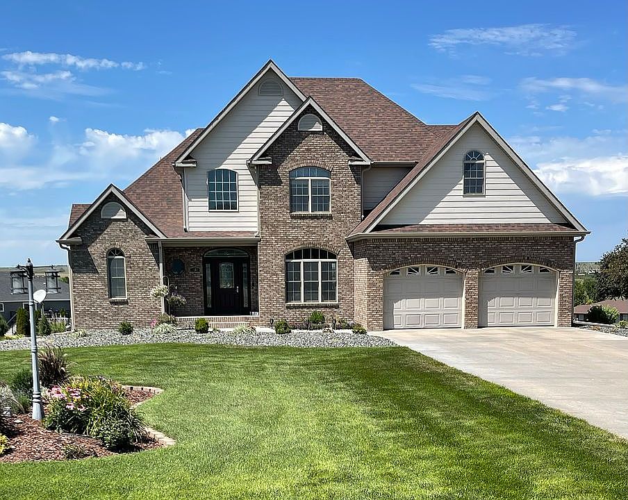 1st image of 2102 Ponderosa Dr