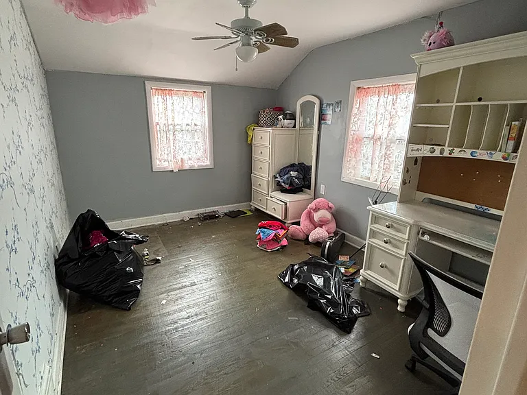 1105 Bryan St — Photo 13