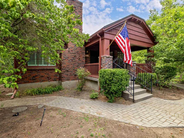 2704 S Monroe St, Spokane, WA 99203