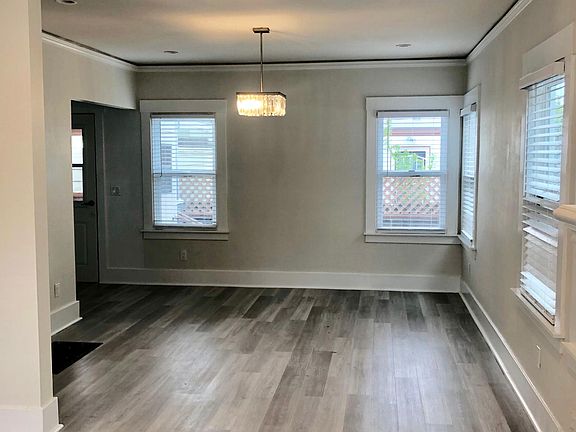 Light and bright dining room with living room - open concept