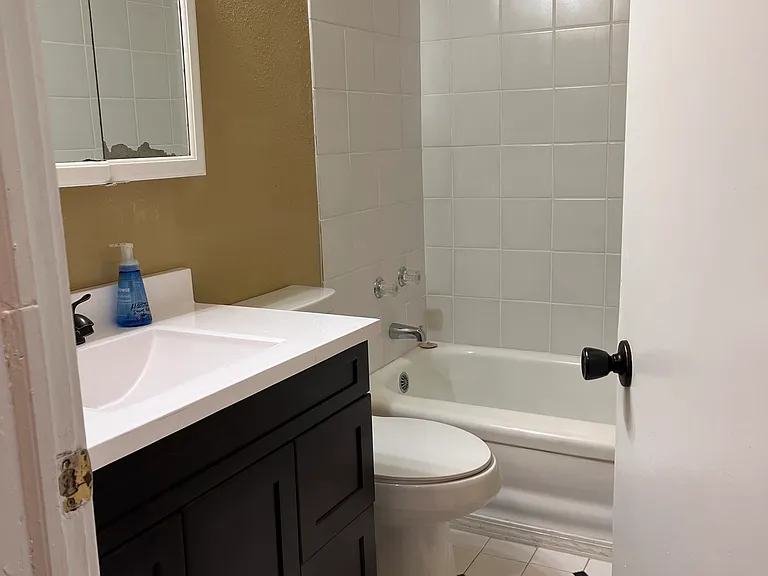 2067 N Columbia Ave — Photo 18