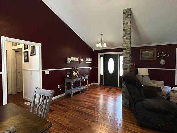 5th image of 29430 Chestnut Dr
