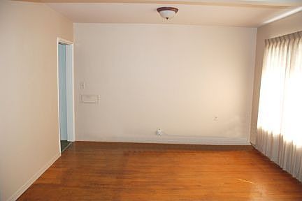 5th image of 709 W Gladstone St