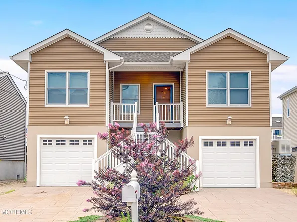 34 Lagoon Drive E, Toms River, NJ 08753