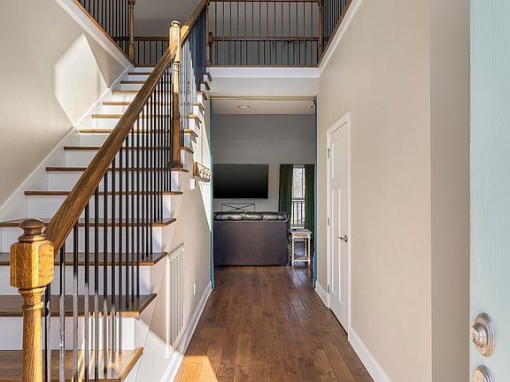 4th image of 10711 Thatcher Crest Dr