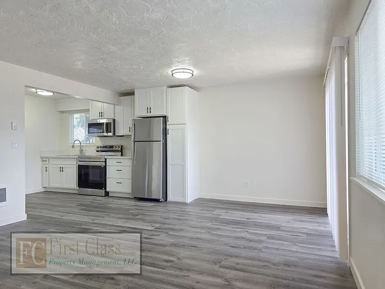 12345 SW Hall Blvd #5 — Photo 5