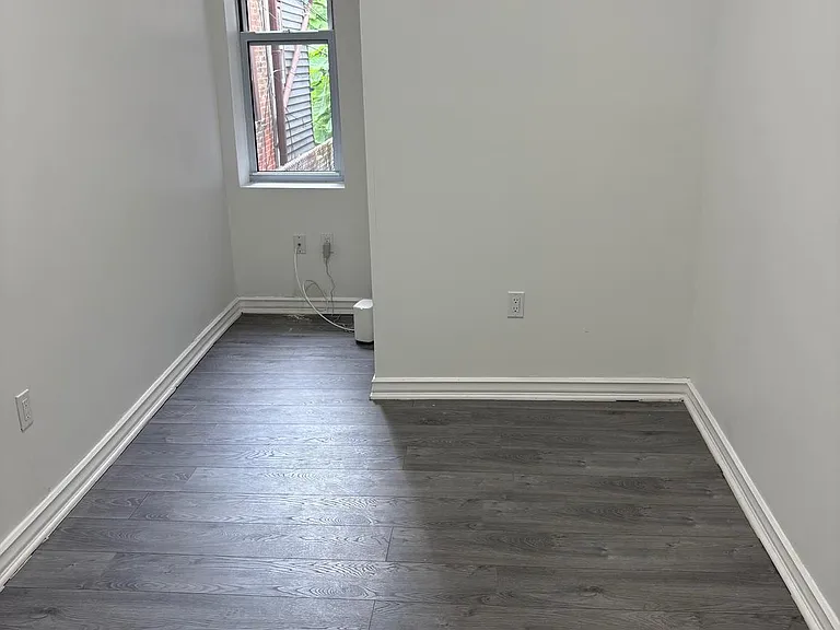 1733 W Erie Ave #1 — Photo 4