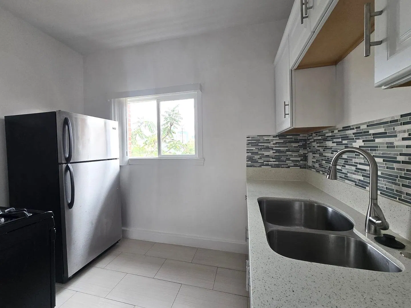 2743 San Marino Street — Photo 4