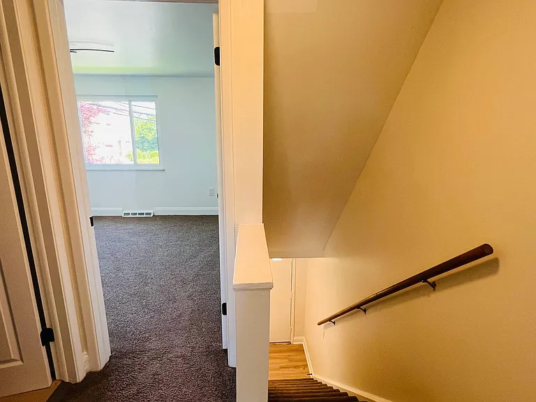 554 Bigelow St — Photo 18