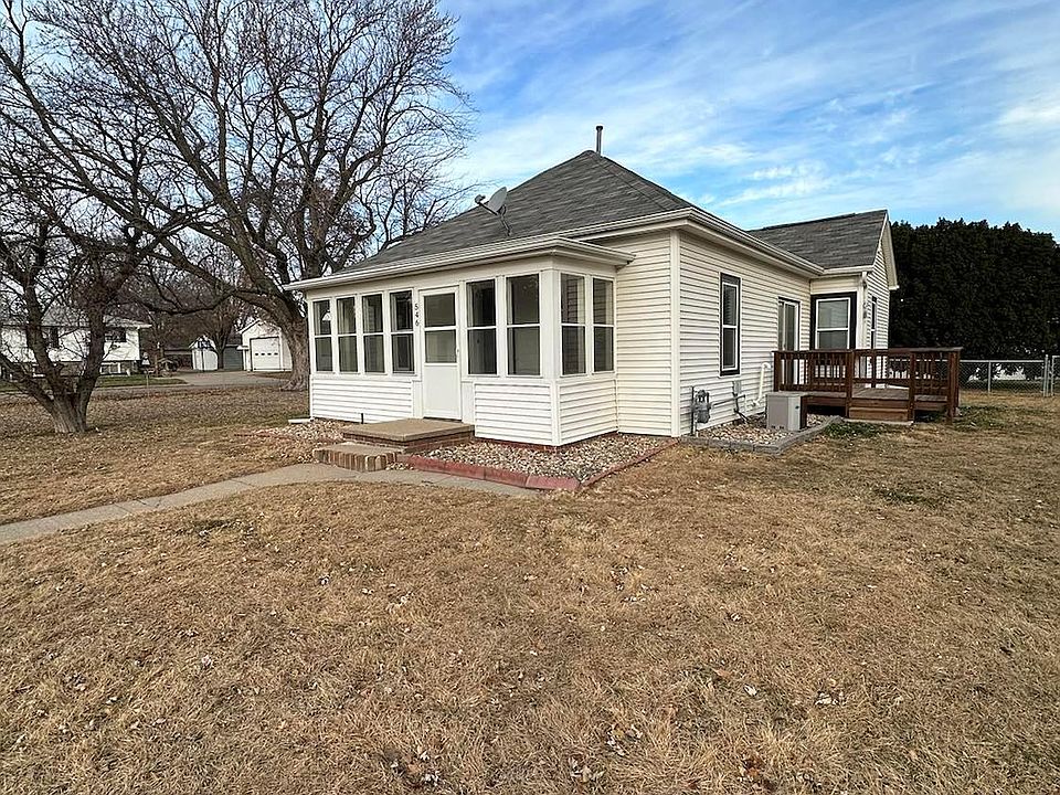 546 26th Ave, Council Bluffs, IA 51501 | Zillow