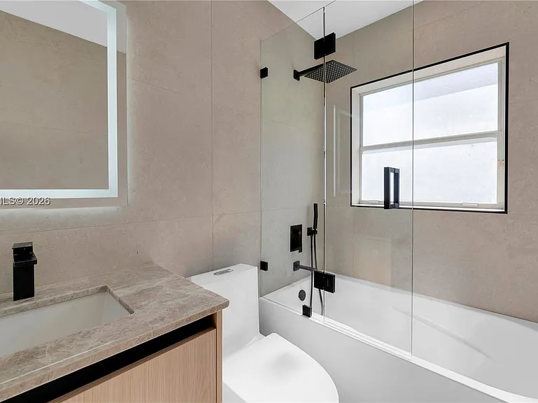 3330 SW 50th St — Photo 16