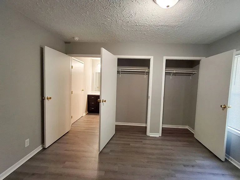 421 W Jefferson St — Photo 15