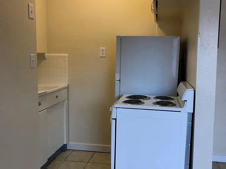 154 Westview Ave — Photo 8