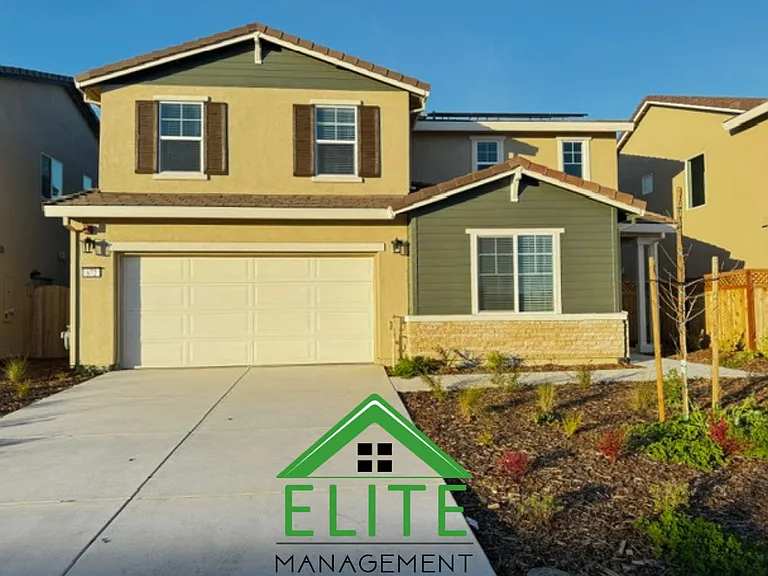 672 Diamond Valley Rd — Photo 1