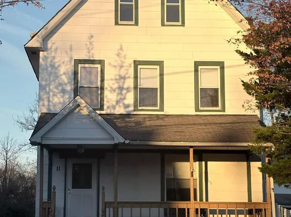 11 Lincoln Ave, Ivyland, PA 18974