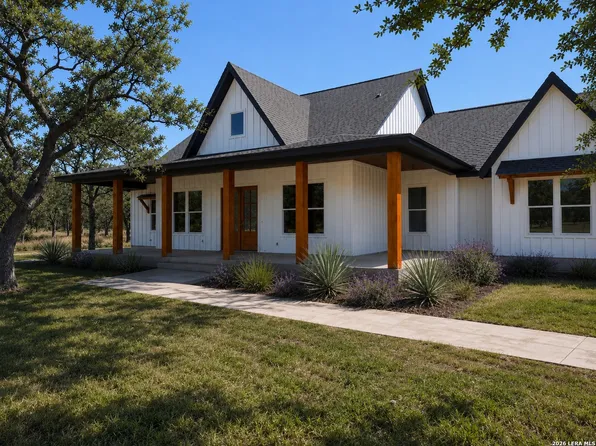 120 Pinot Pl, La Vernia, TX 78121