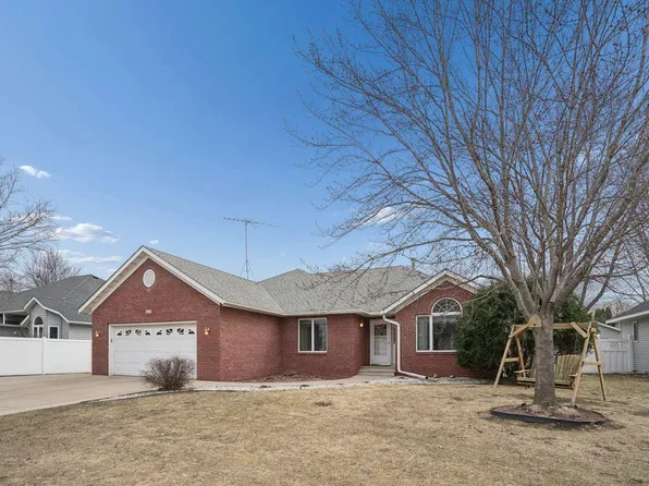 2210 Viking Dr, Saint Cloud, MN 56301