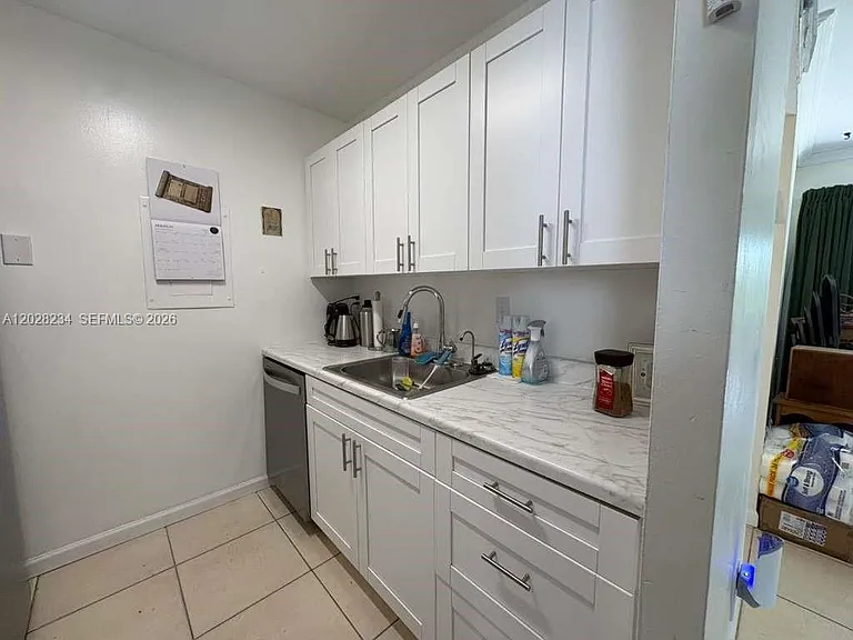 1141 Lake Victoria Dr #F — Photo 1