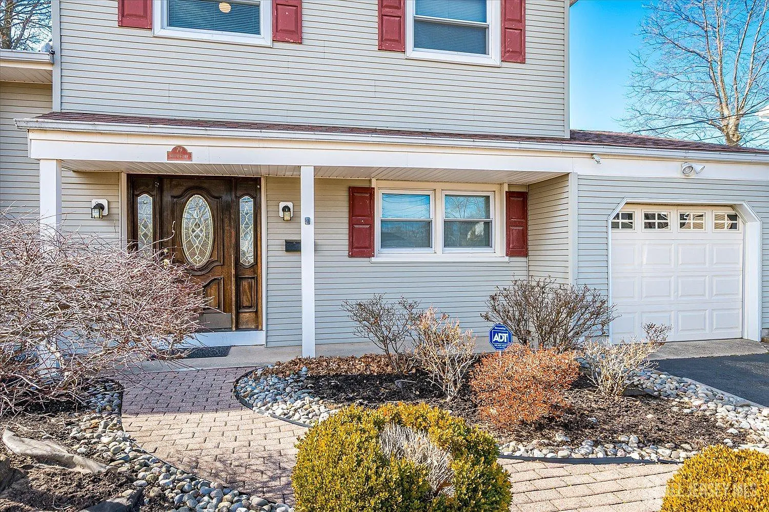 3 bed, 2.0 bath, 1572 sqft, $3,600 — Photo 3