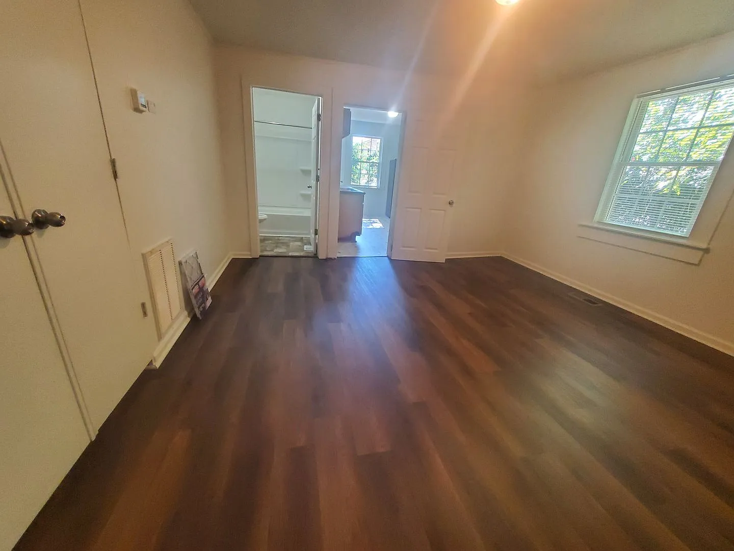 810 Lee Street — Photo 2