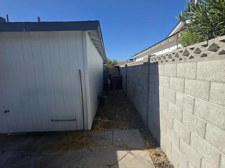 7813 E Culver St — Photo 17