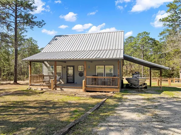 585 Pinehurst Dr, Brookeland, TX 75931