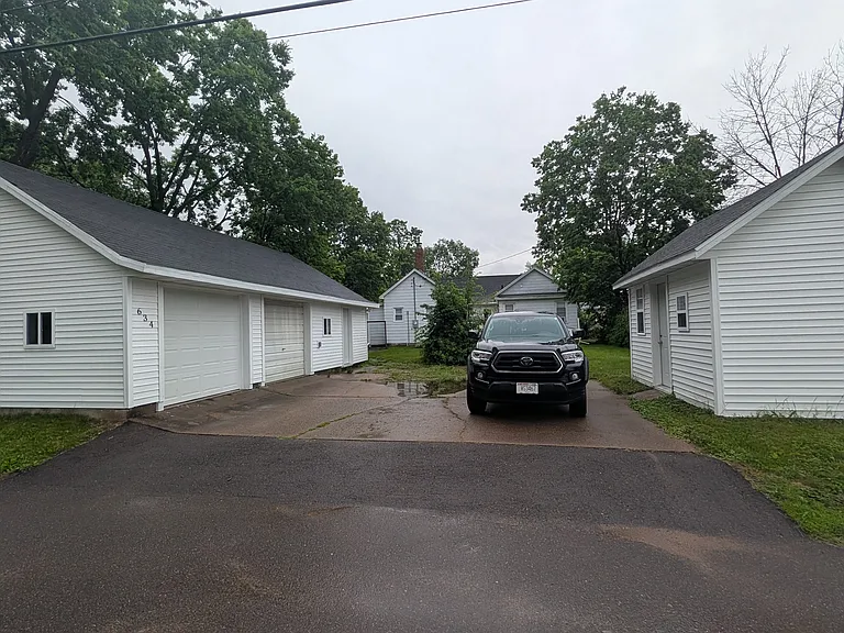 634 Niagara St — Photo 14