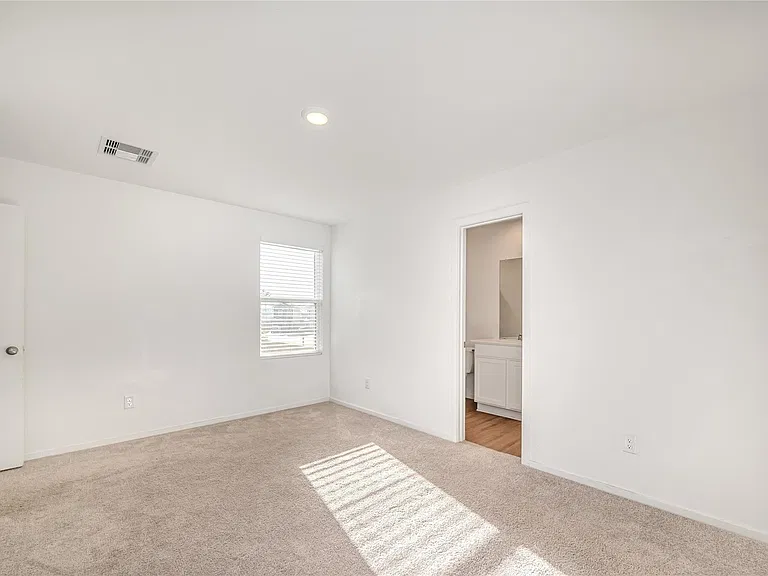21458 Carosella Dr — Photo 31