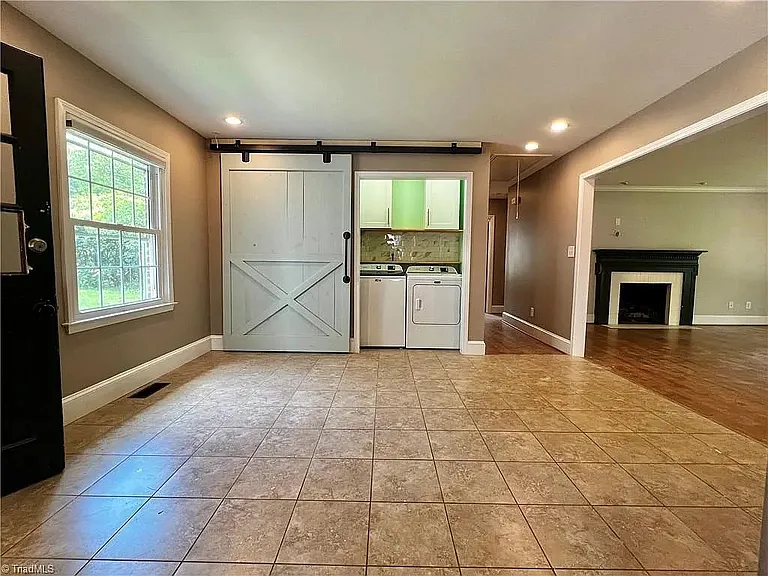 4506 Starmount Dr — Photo 8