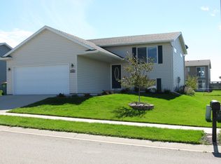 5774 51st St NW, Rochester, MN 55901