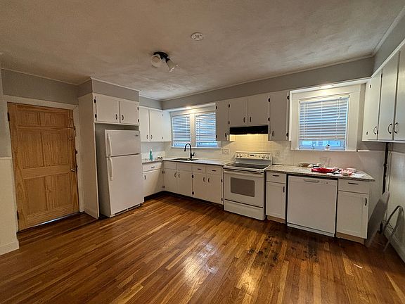 2nd image of 38-40 Sewall St #1