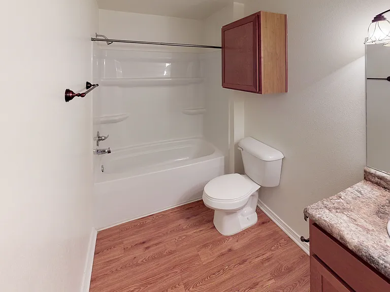 Metroplex Apartments — Photo 8