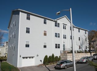 20 William St APT 1, Worcester, MA 01609