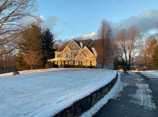 6 Rooster Ridge Rd, Newtown, CT 06470