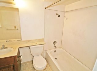 5513 Engle Rd, Carmichael, CA 95608