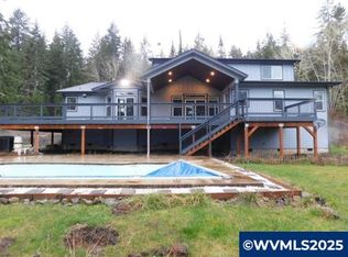44237 N River Dr, Foster, OR 97345