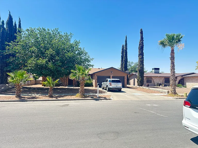 11320 Bunky Henry Ln — Photo 12