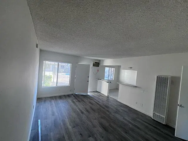 816 W Colorado Blvd — Photo 3