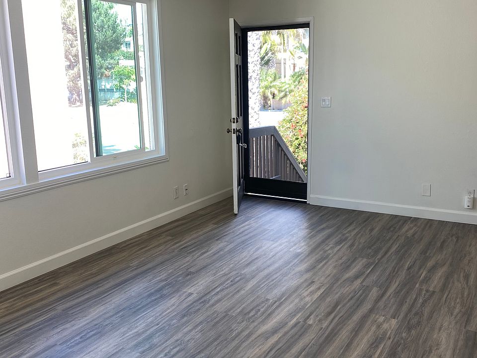 Bright and airy (window shades to be installed soon)