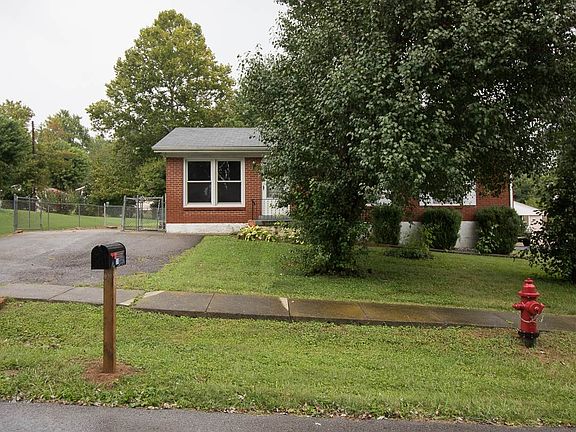 3rd image of 314 Elmhurst Ave