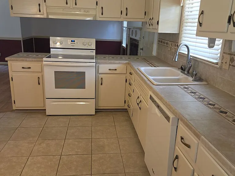 1503 Palmer Dr — Photo 6