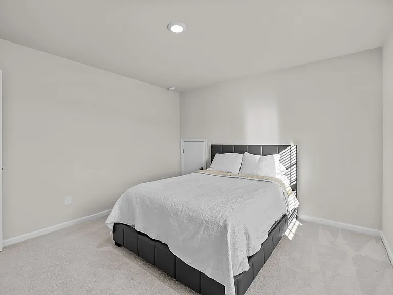 18045 Stark Way — Photo 3