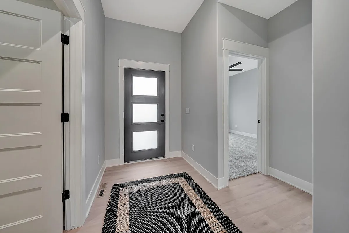 Building Photo - 8740 Mohave Dr