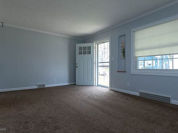 3rd image of 5021 E 115th St
