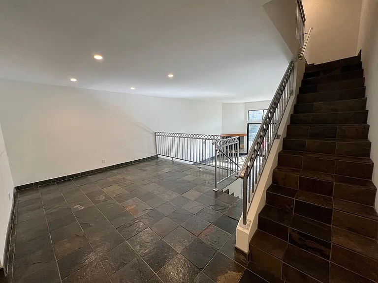 27 Outrigger St #2 — Photo 5