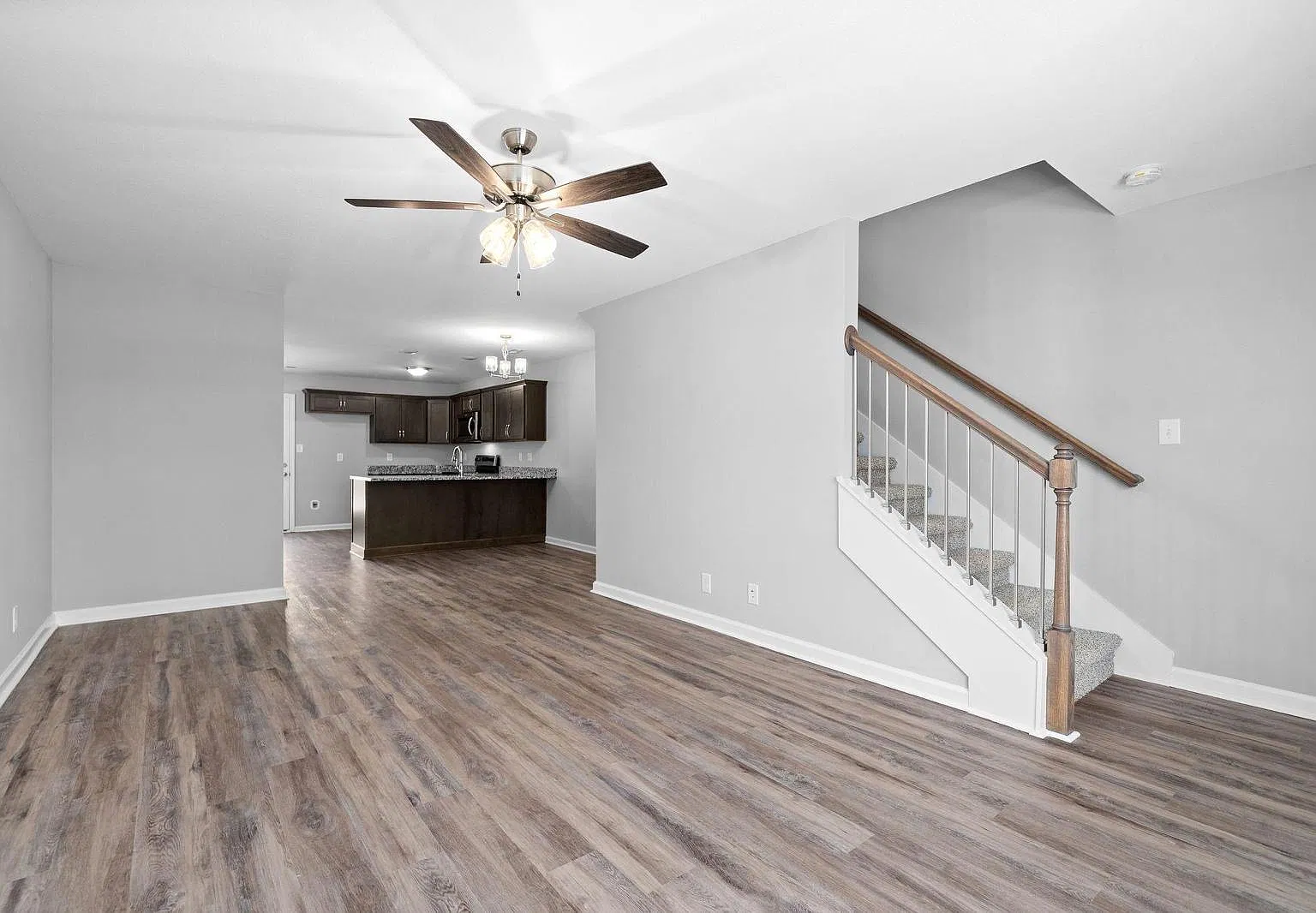 638 Stowe Ct — Photo 4